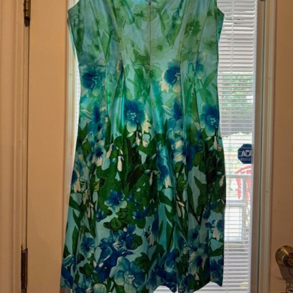 Women's size 10, Nine West, beautiful A-line dress, colors are gorgeous, pockets - Picture 3 of 9